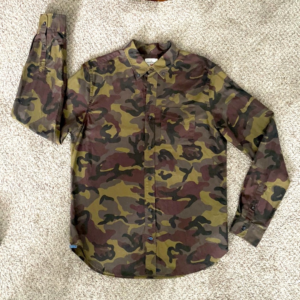Men’s Gap Shirt